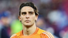 Hull sign goalkeeper Tzolakis for club record fee - Football Teams image for WorldCupU2