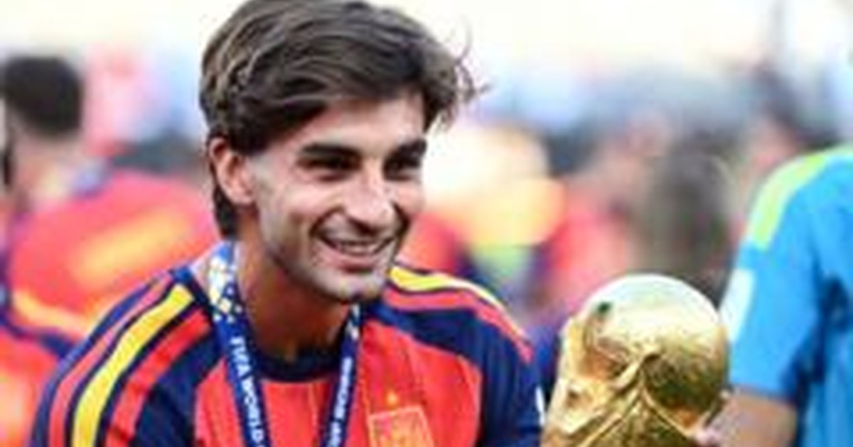 PSG sign World Cup winner Torres from Barcelona - World Cup image for U2Football